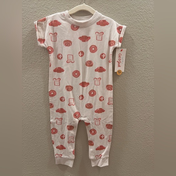 Cat & Jack Other - Cat & Jack Baby Cream onsie